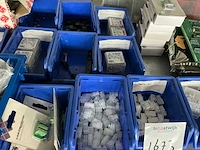 Partij electronica onderdelen - afbeelding 3 van  8