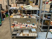 Partij elektra- en bevestigingmaterialen - afbeelding 1 van  12