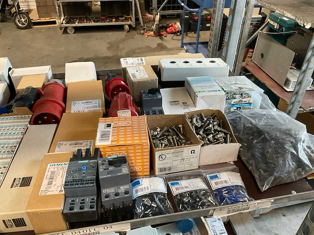 Partij elektra- en bevestigingmaterialen - afbeelding 7 van  12