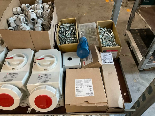 Partij elektra- en bevestigingmaterialen - afbeelding 12 van  12