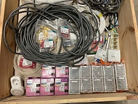 Partij elektra materiaal - afbeelding 2 van  3
