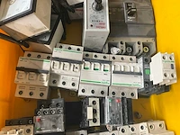 Partij elektra toebehoren - afbeelding 4 van  4
