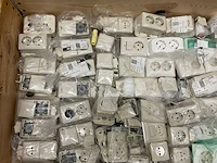 Partij elektra toebehoren - afbeelding 2 van  5
