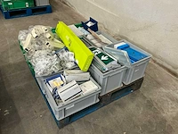 Partij elektramaterialen - afbeelding 1 van  10