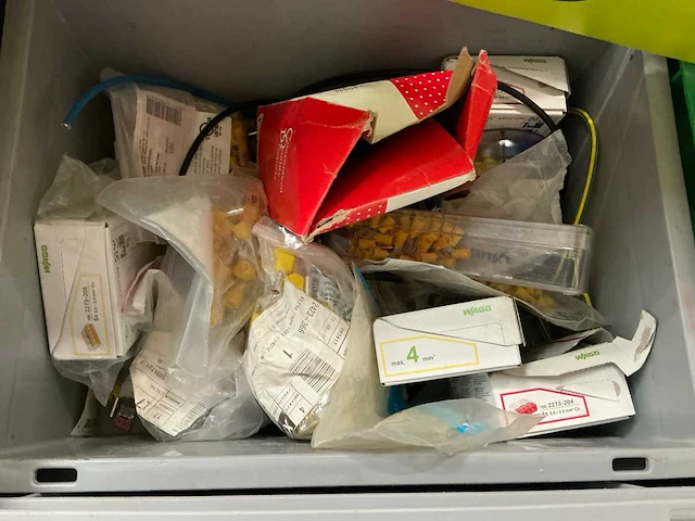 Partij elektramaterialen - afbeelding 7 van  10