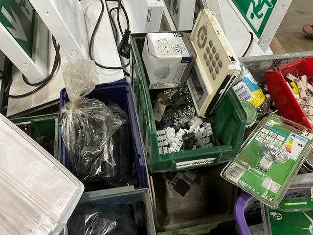 Partij elektra/verlichting - afbeelding 4 van  9