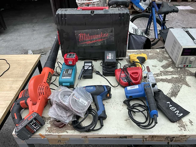Partij elektrisch, accu gereedschap en diversen - afbeelding 1 van  6