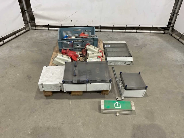 Partij elektrische materialen - afbeelding 3 van  8