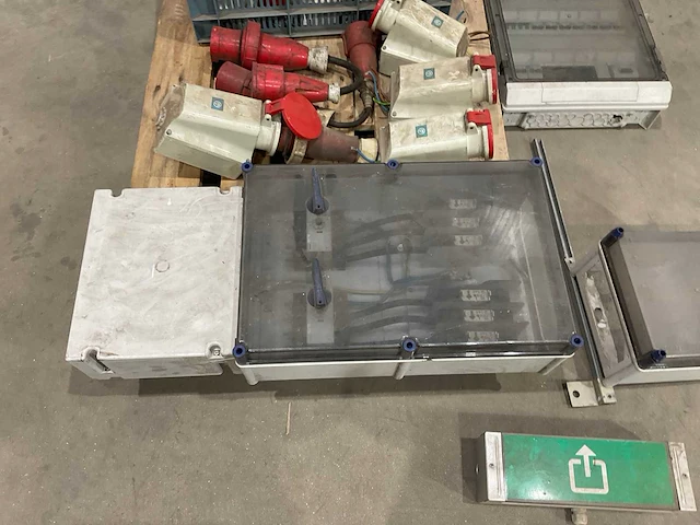 Partij elektrische materialen - afbeelding 6 van  8