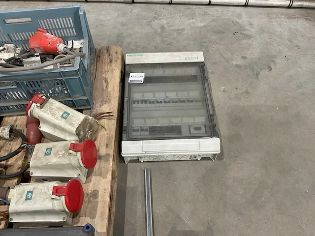 Partij elektrische materialen - afbeelding 7 van  8