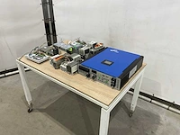 Partij elektrische onderdelen - afbeelding 1 van  10