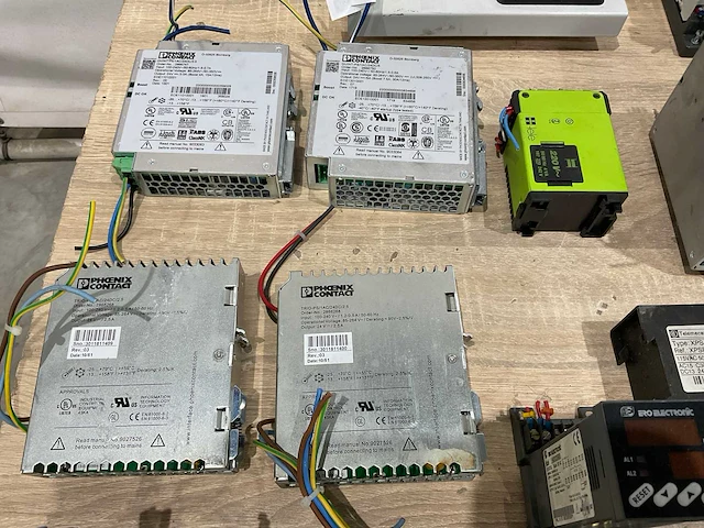 Partij elektrische onderdelen - afbeelding 10 van  10