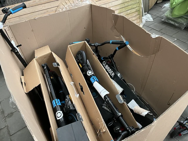 Partij elektrische steps - afbeelding 8 van  11
