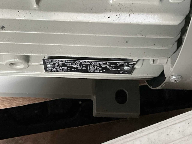 Partij elektromotor met frequentieregelaar - afbeelding 10 van  12