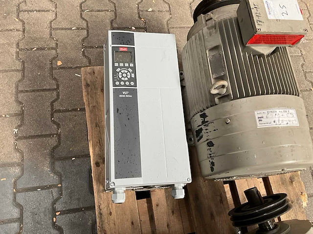 Partij elektromotor met frequentieregelaar - afbeelding 11 van  12