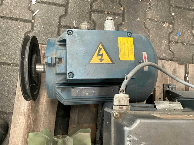 Partij elektromotor - afbeelding 12 van  15