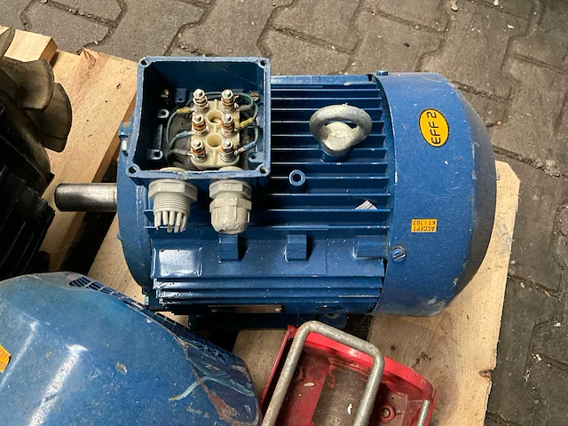 Partij elektromotor - afbeelding 2 van  12