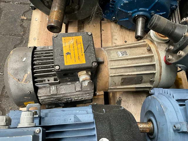 Partij elektromotor - afbeelding 9 van  12
