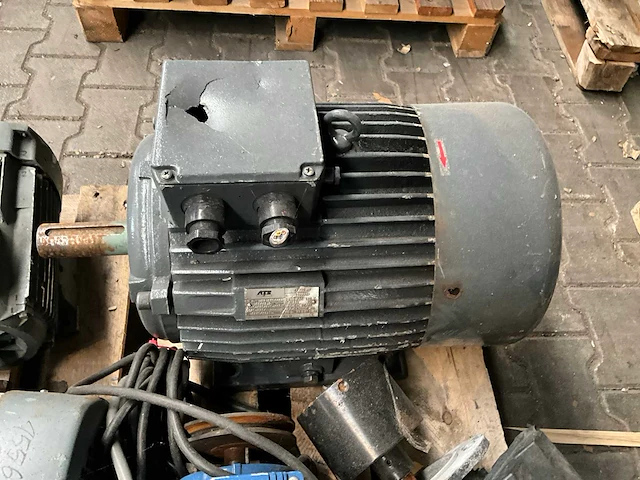 Partij elektromotor - afbeelding 5 van  10