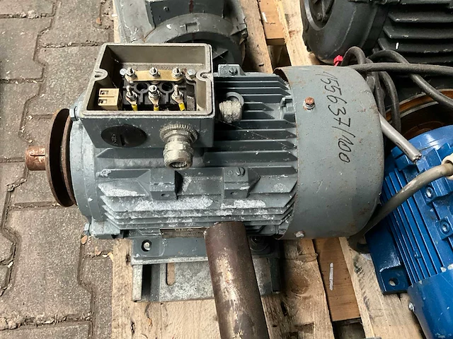 Partij elektromotor - afbeelding 8 van  10