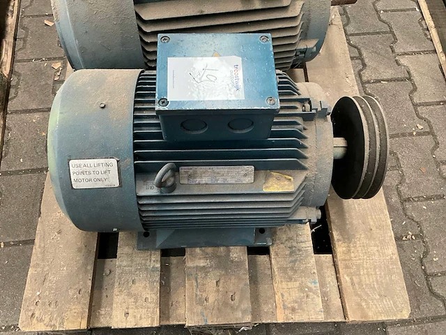 Partij elektromotor - afbeelding 2 van  7