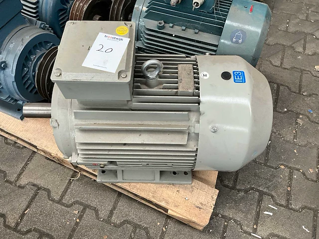 Partij elektromotor - afbeelding 2 van  9