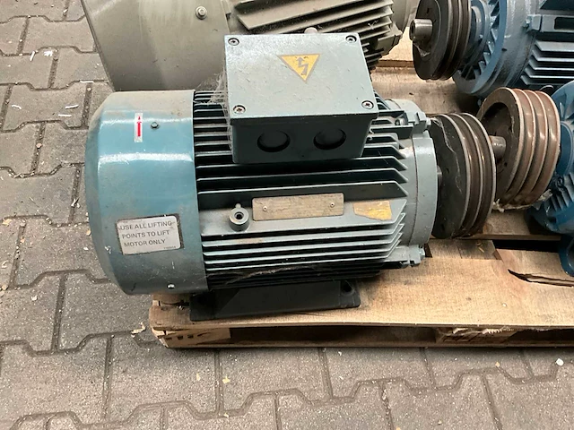 Partij elektromotor - afbeelding 4 van  9