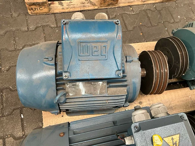 Partij elektromotor - afbeelding 8 van  9