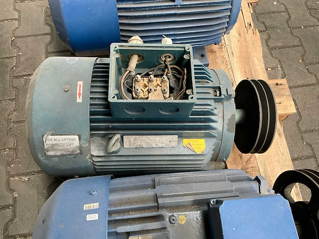 Partij elektromotor - afbeelding 4 van  7