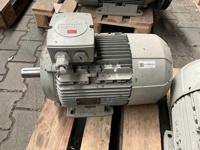 Partij elektromotor - afbeelding 8 van  11