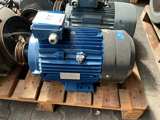Partij elektromotor - afbeelding 2 van  8