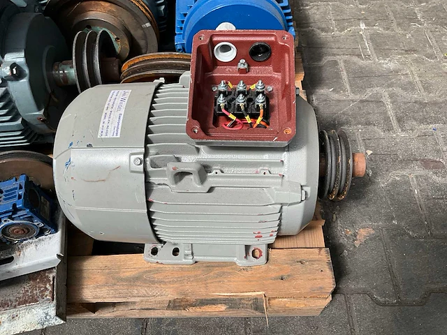 Partij elektromotor - afbeelding 6 van  8