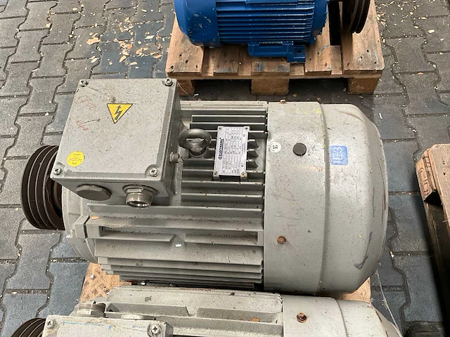 Partij elektromotor - afbeelding 6 van  7