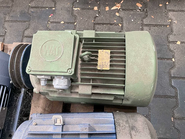Partij elektromotor - afbeelding 2 van  13