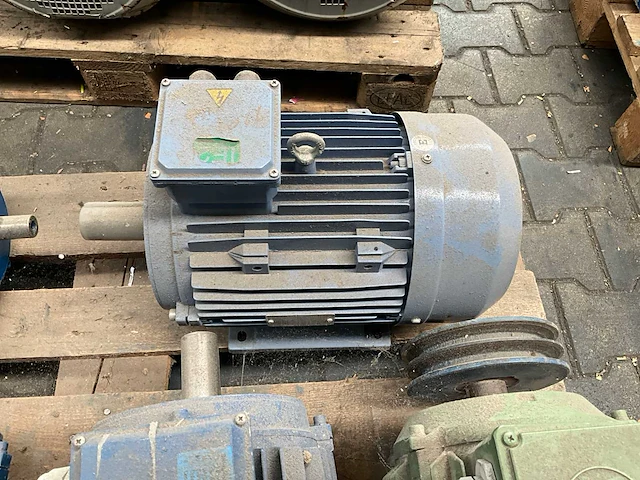 Partij elektromotor - afbeelding 4 van  13