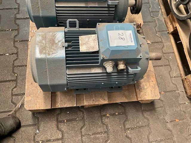 Partij elektromotor - afbeelding 2 van  7
