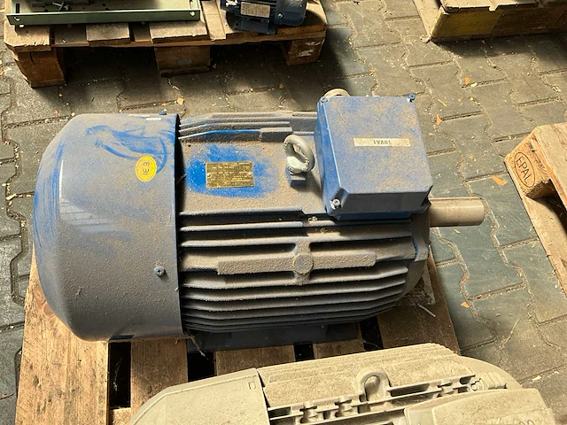 Partij elektromotor - afbeelding 3 van  8