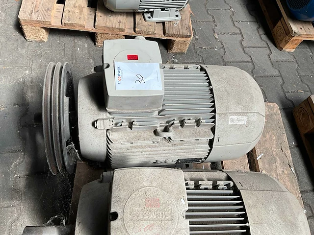Partij elektromotor - afbeelding 7 van  8