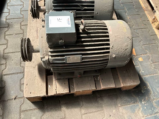 Partij elektromotor - afbeelding 2 van  7