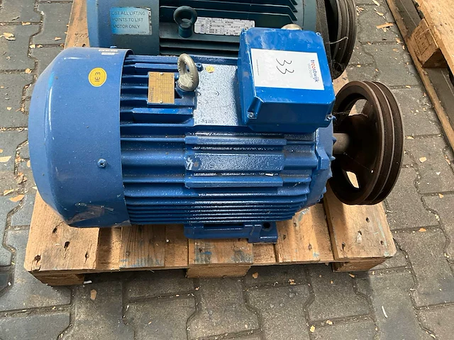Partij elektromotor - afbeelding 2 van  7