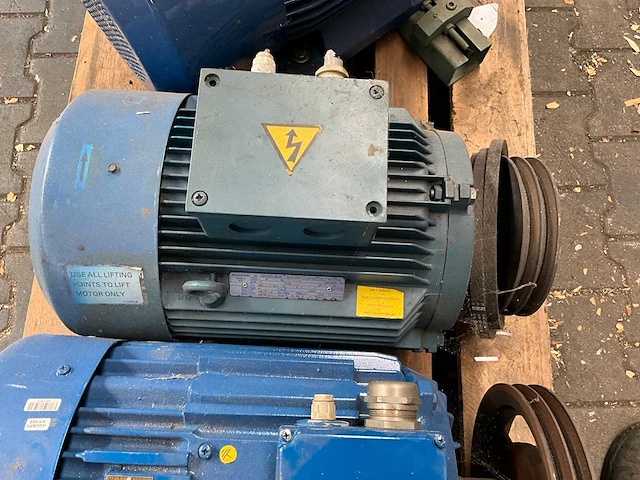 Partij elektromotor - afbeelding 4 van  7