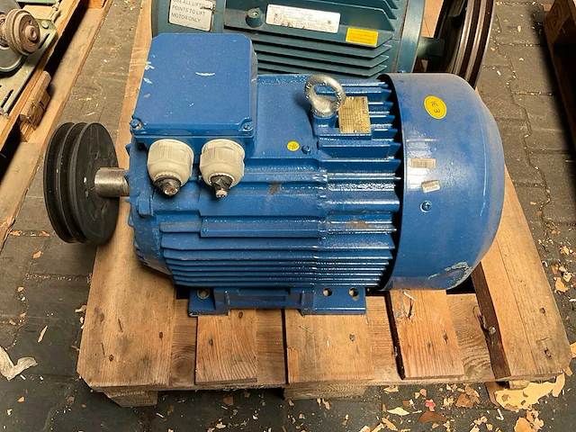 Partij elektromotor - afbeelding 2 van  7