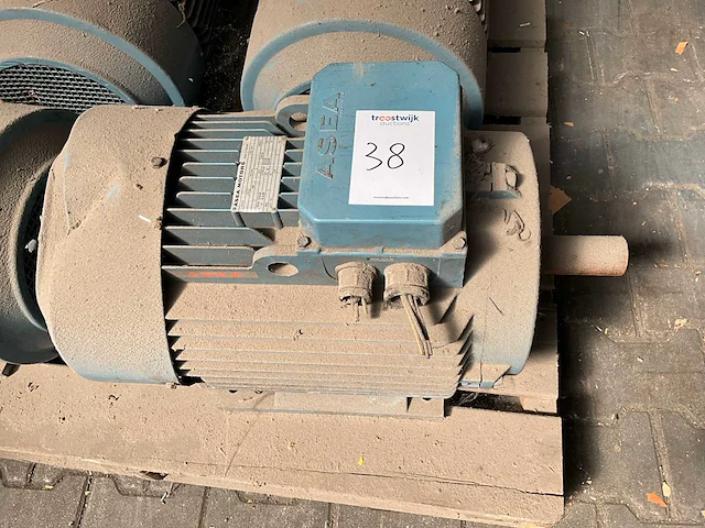 Partij elektromotor - afbeelding 2 van  9