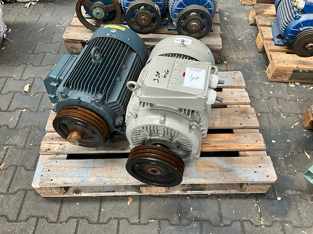 Partij elektromotor - afbeelding 1 van  5