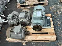 Partij elektromotor - afbeelding 1 van  9