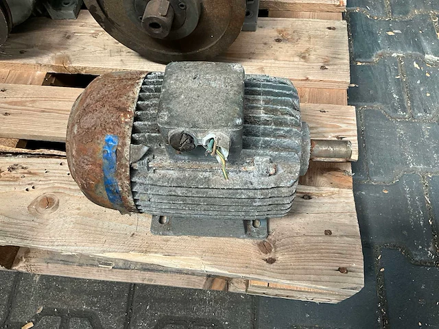 Partij elektromotor - afbeelding 2 van  9