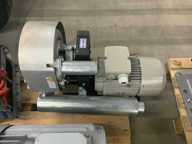 Partij elektromotoren en onderdelen o.a. abb en danfoss. - afbeelding 10 van  28