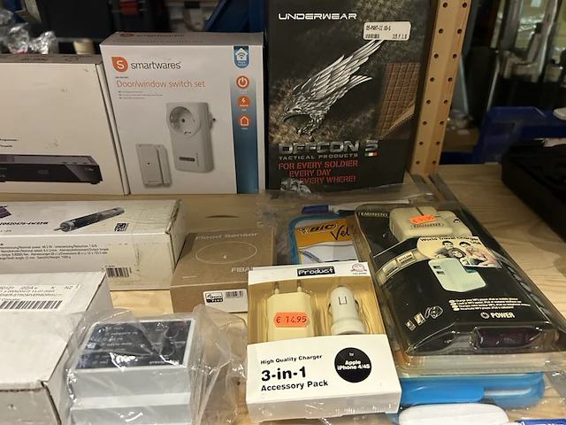 Partij elektronica en accessoires w.o. laders w.o. conrad, renkforce - afbeelding 5 van  11