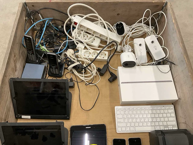 Partij elektronica - afbeelding 4 van  10