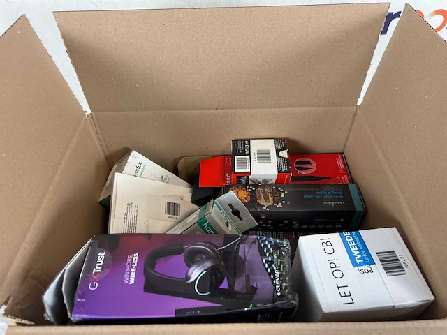 Partij elektronica - afbeelding 2 van  2